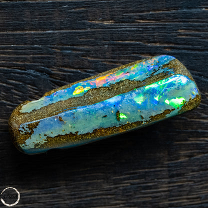 Natürlicher  Boulder Opal aus Australien Edelsteinqualität -   9,31g 46,55Ct