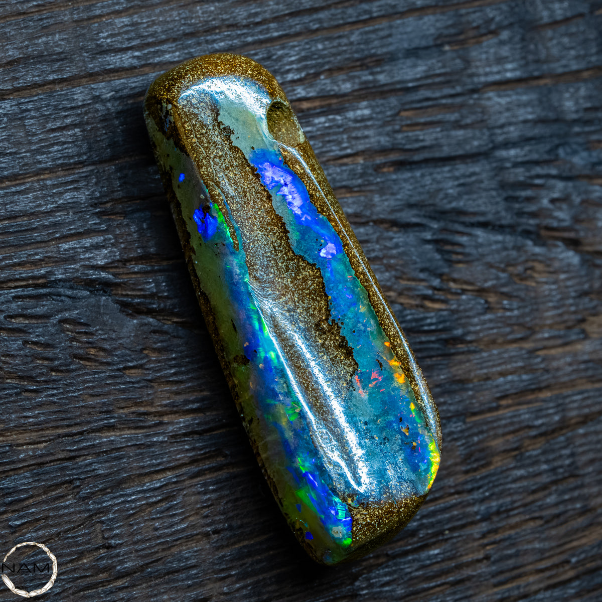 Natürlicher  Boulder Opal aus Australien Edelsteinqualität -   9,31g 46,55Ct