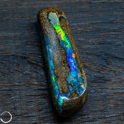 Natürlicher  Boulder Opal aus Australien Edelsteinqualität -   9,31g 46,55Ct
