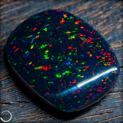 Großer AAA+ Schwarzer Opal Cabochon - 4,76g / 23,8 ct