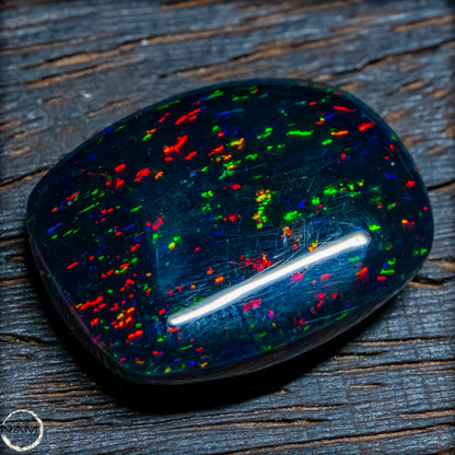Großer AAA+ Schwarzer Opal Cabochon - 4,76g / 23,8 ct