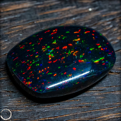 Großer AAA+ Schwarzer Opal Cabochon - 4,76g / 23,8 ct