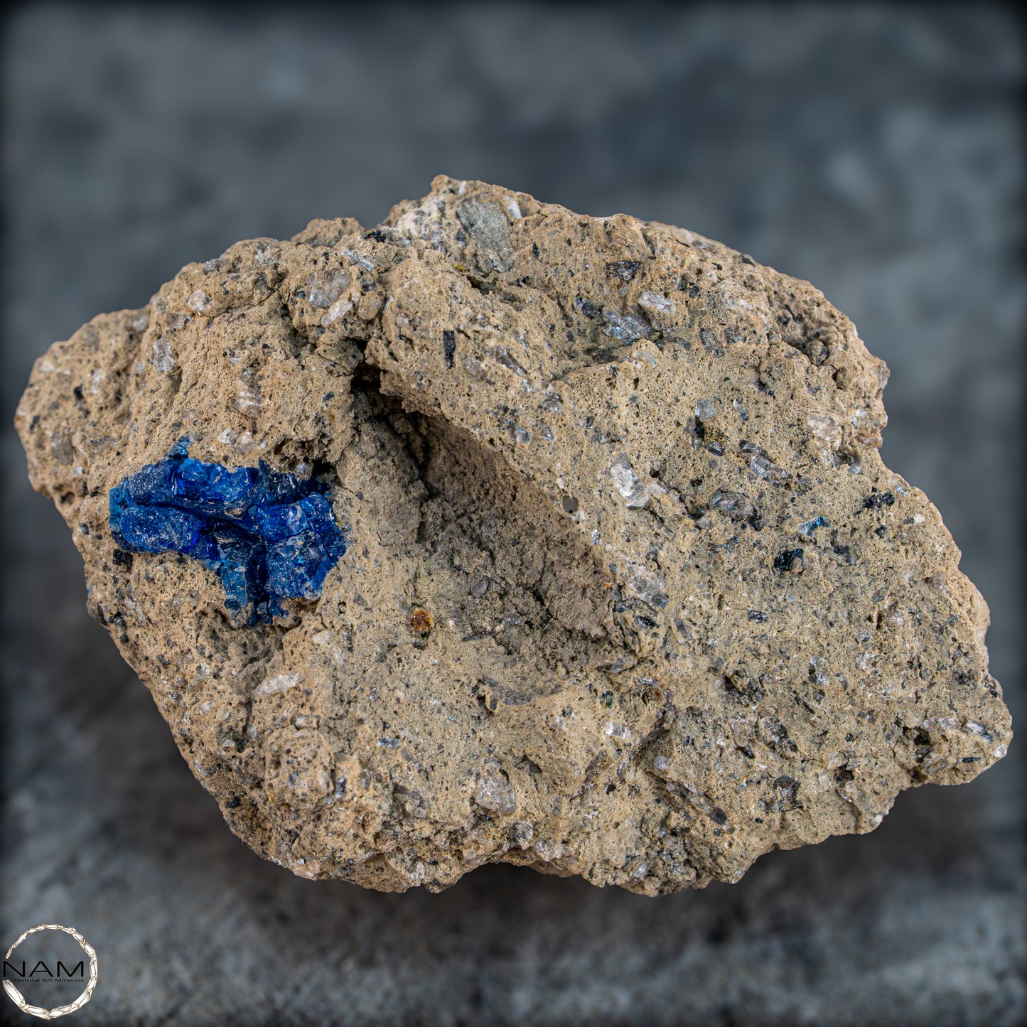 Hauyn Kristall auf Matrix, Mendig, Eifel - 18,94g - 94,70ct