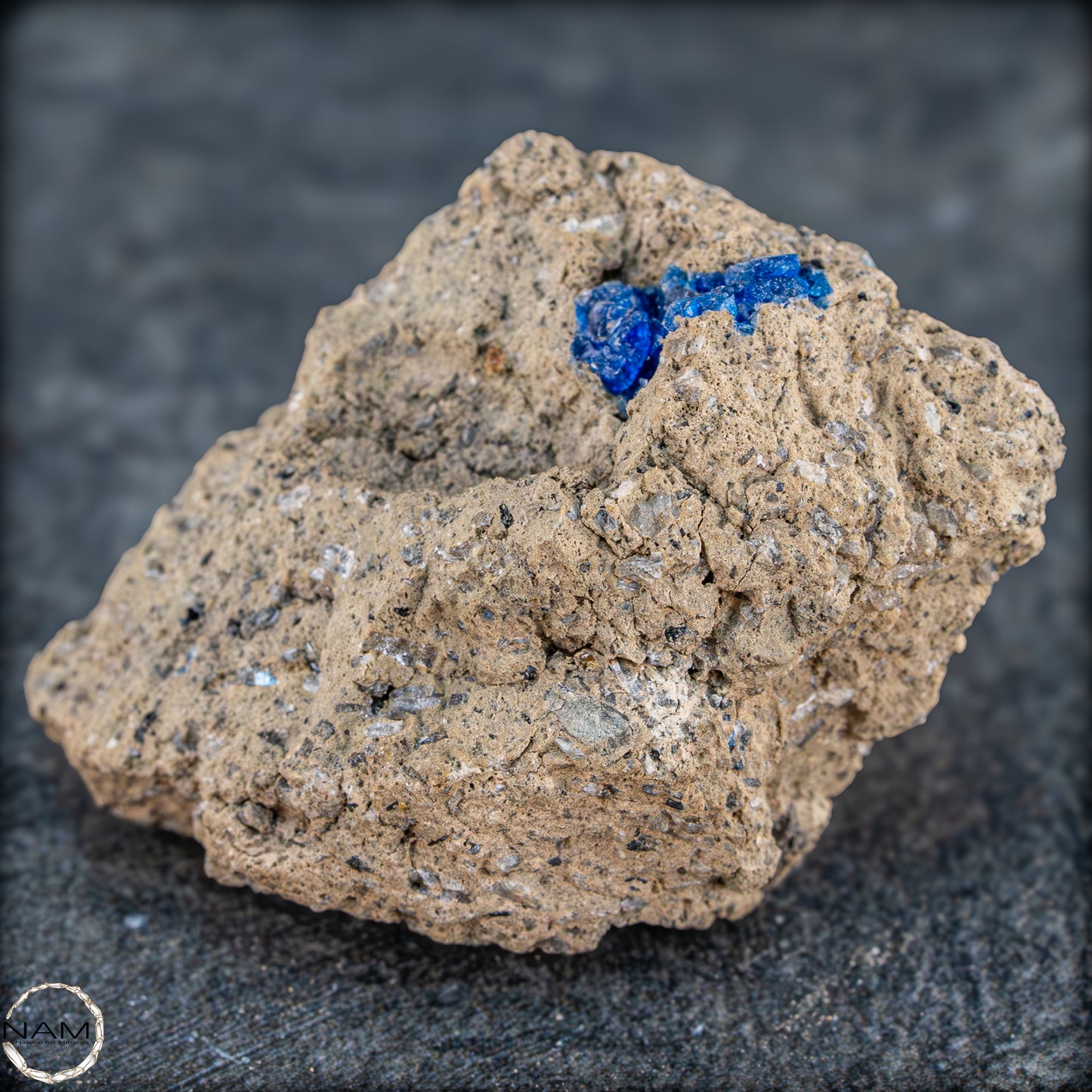 Hauyn Kristall auf Matrix, Mendig, Eifel - 18,94g - 94,70ct