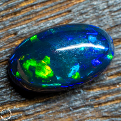 Großer AAA+ Schwarzer Opal Cabochon - 0,58g/2,9ct