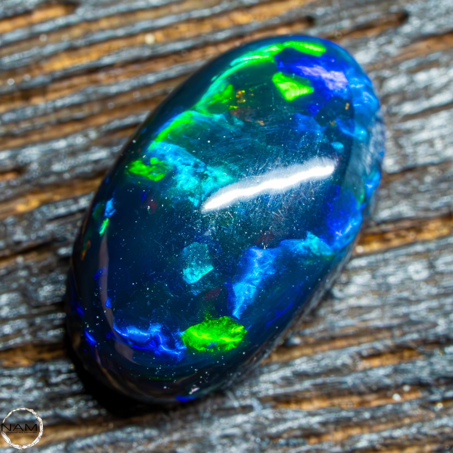 Großer AAA+ Schwarzer Opal Cabochon - 0,58g/2,9ct