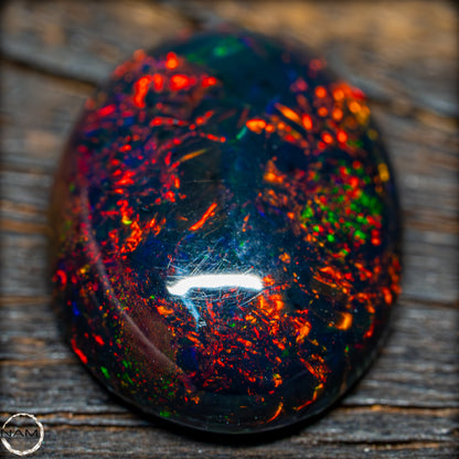 Großer AAA+ Schwarzer Opal Cabochon - 8.7 ct - 1,74g