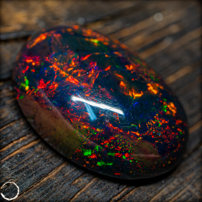 Großer AAA+ Schwarzer Opal Cabochon - 8.7 ct - 1,74g