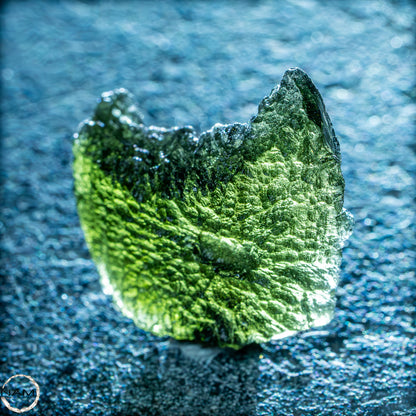 Großer Natürlicher Moldavit Kristall - 8,65g - 43,25ct