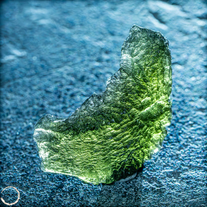 Großer Natürlicher Moldavit Kristall - 8,65g - 43,25ct