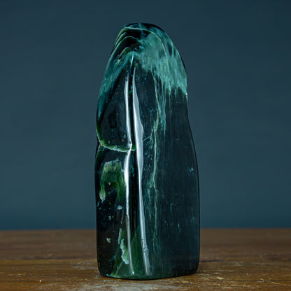 Natürliche Jade-Nephrit Freiform aus Burma - 1040,62g