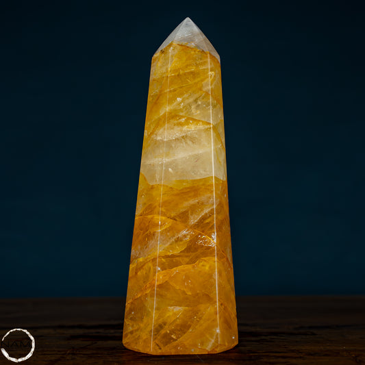 Natürlicher Quarz-Kristall Obelisk "Golden Healer" - 679,22g