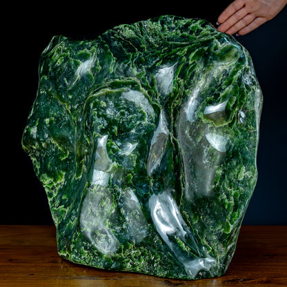 Natürliche Jade-Nephrit Freiform aus Burma - 27136,82g