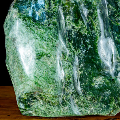 Natürliche Jade-Nephrit Freiform aus Burma - 27136,82g