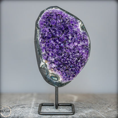 Natürliche Amethyst-Kristalle/Druse auf Ständer - 3357,12g