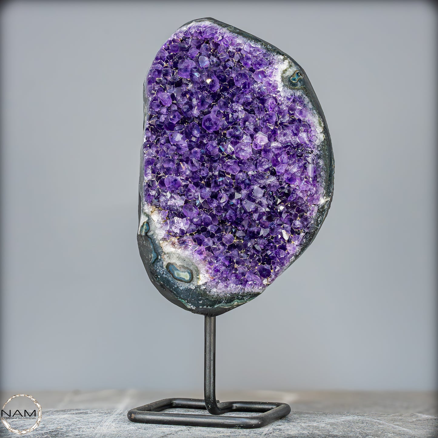 Natürliche Amethyst-Kristalle/Druse auf Ständer - 3357,12g