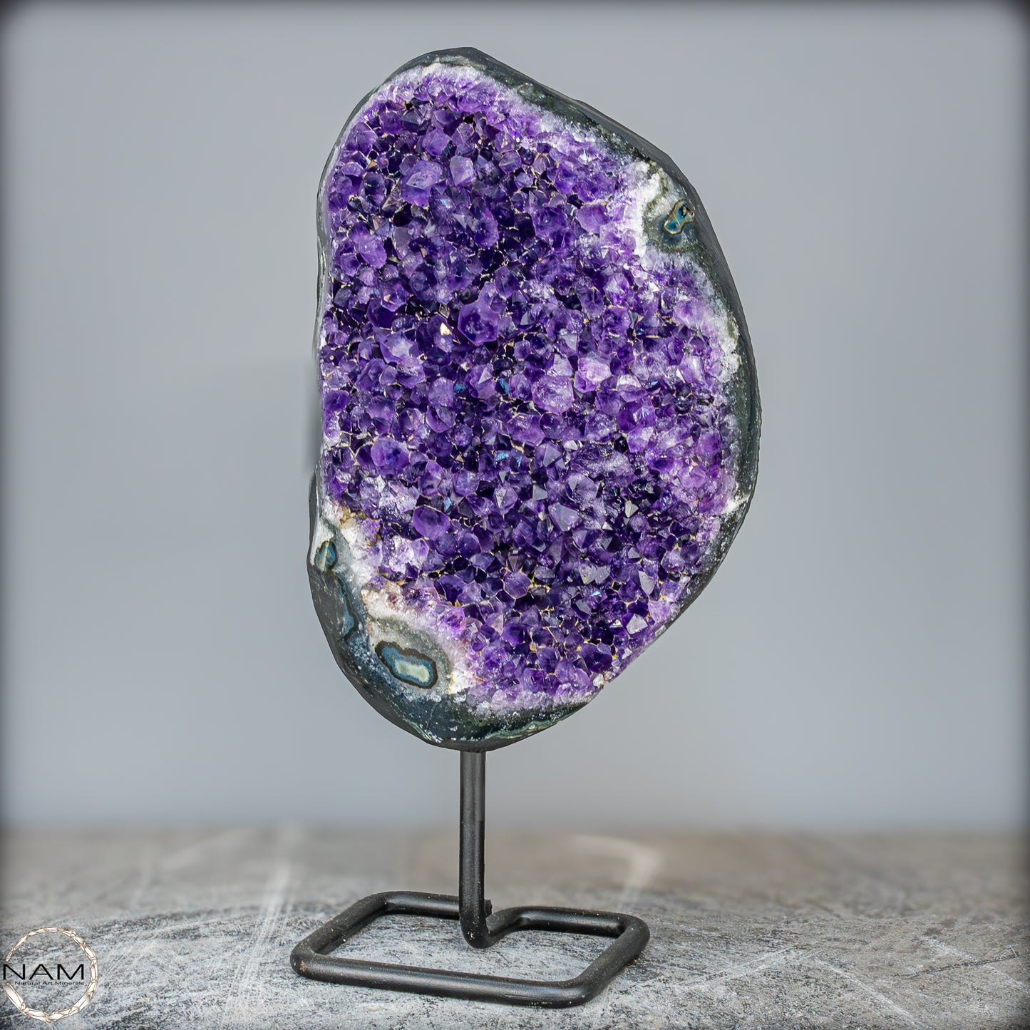 Natürliche Amethyst-Kristalle/Druse auf Ständer - 3357,12g