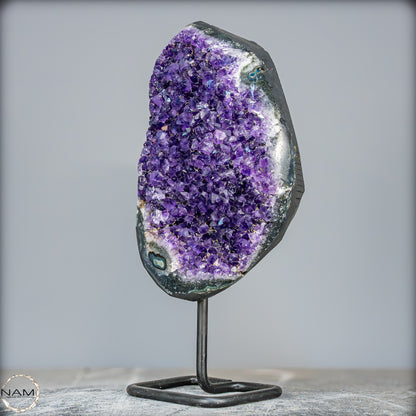 Natürliche Amethyst-Kristalle/Druse auf Ständer - 3357,12g
