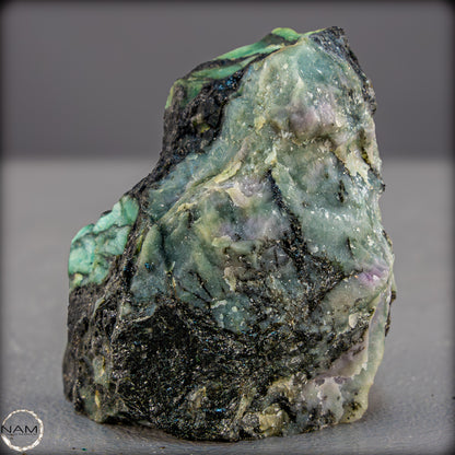 Natürliche Smaragdkristalle in Matrix aus Kolumbien - 142,43g