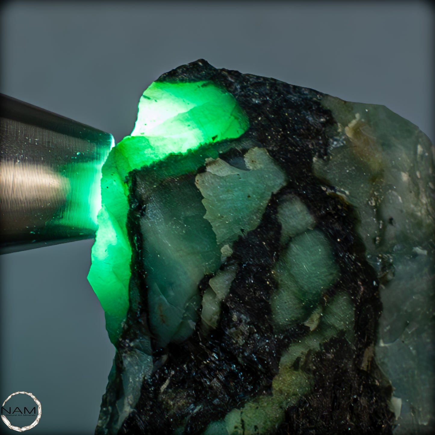 Natürliche Smaragdkristalle in Matrix aus Kolumbien - 142,43g