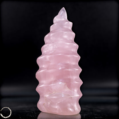 Rosenquarz Tempelflamme –  Kristallskulptur aus Brasilien - 698,54g