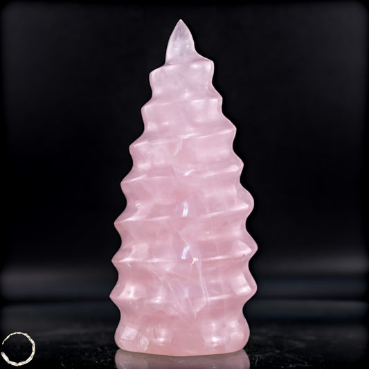 Rosenquarz Tempelflamme –  Kristallskulptur aus Brasilien - 698,54g