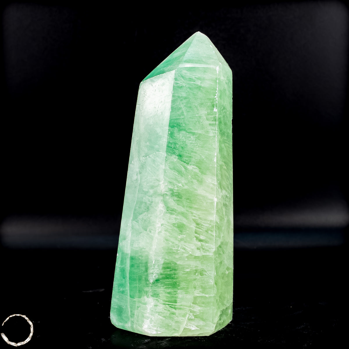 Natürlicher Grüner Fluorit-Kristall Obelisk - 312,45g