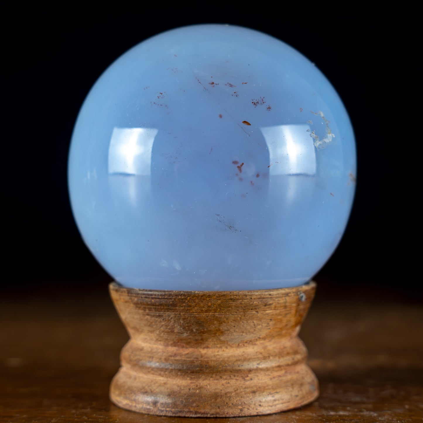 Blauer Chalcedon als Kugel - 302,02g - 60,5mm