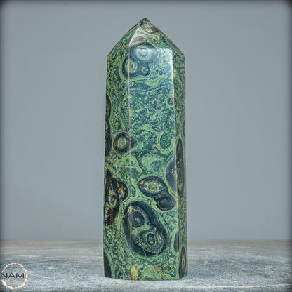 Natürlicher  Kambaba-Jaspis Obelisk - 735,82g