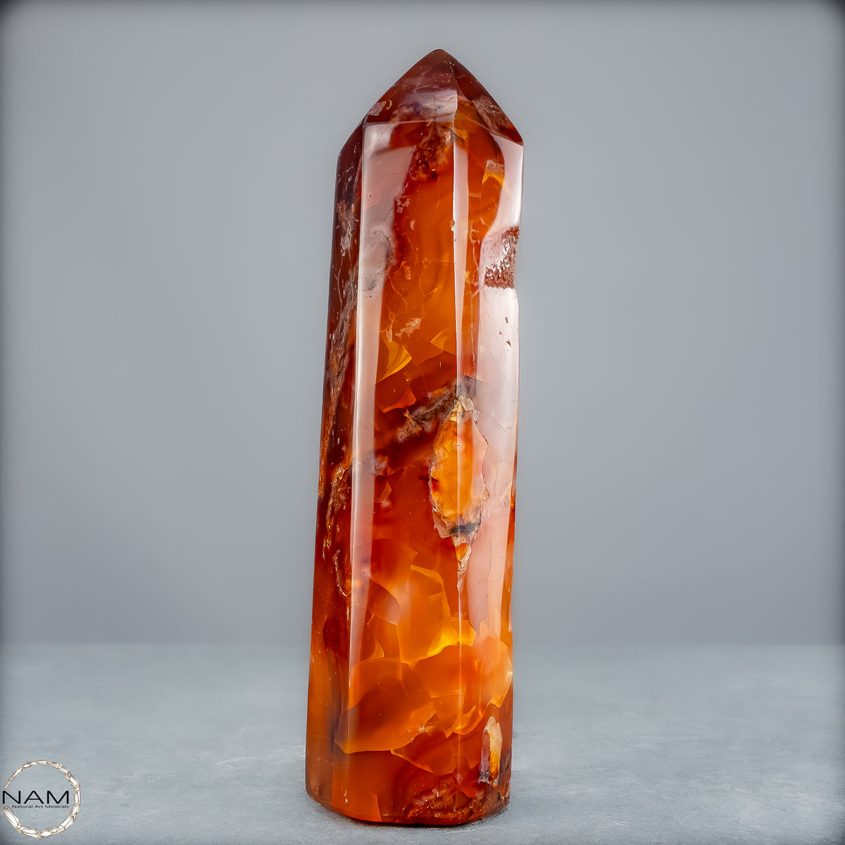 Natürlicher Karneol-Obelisk mit  Druse - 382,82g