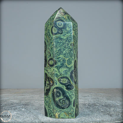 Natürlicher  Kambaba-Jaspis Obelisk - 735,82g