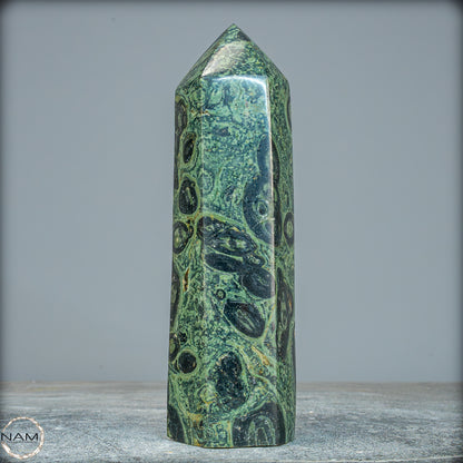 Natürlicher  Kambaba-Jaspis Obelisk - 735,82g