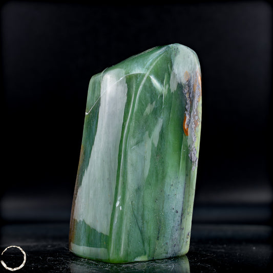 Natürliche Jade-Nephrit Freiform aus Burma - 971,52g