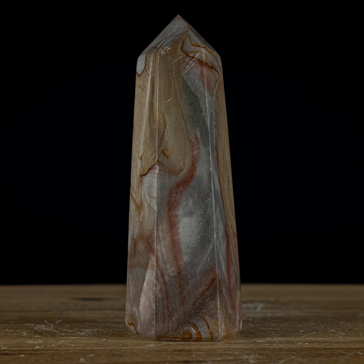 Polychromer Jaspis Obelisk - 581,17g - 153x60x49 mm