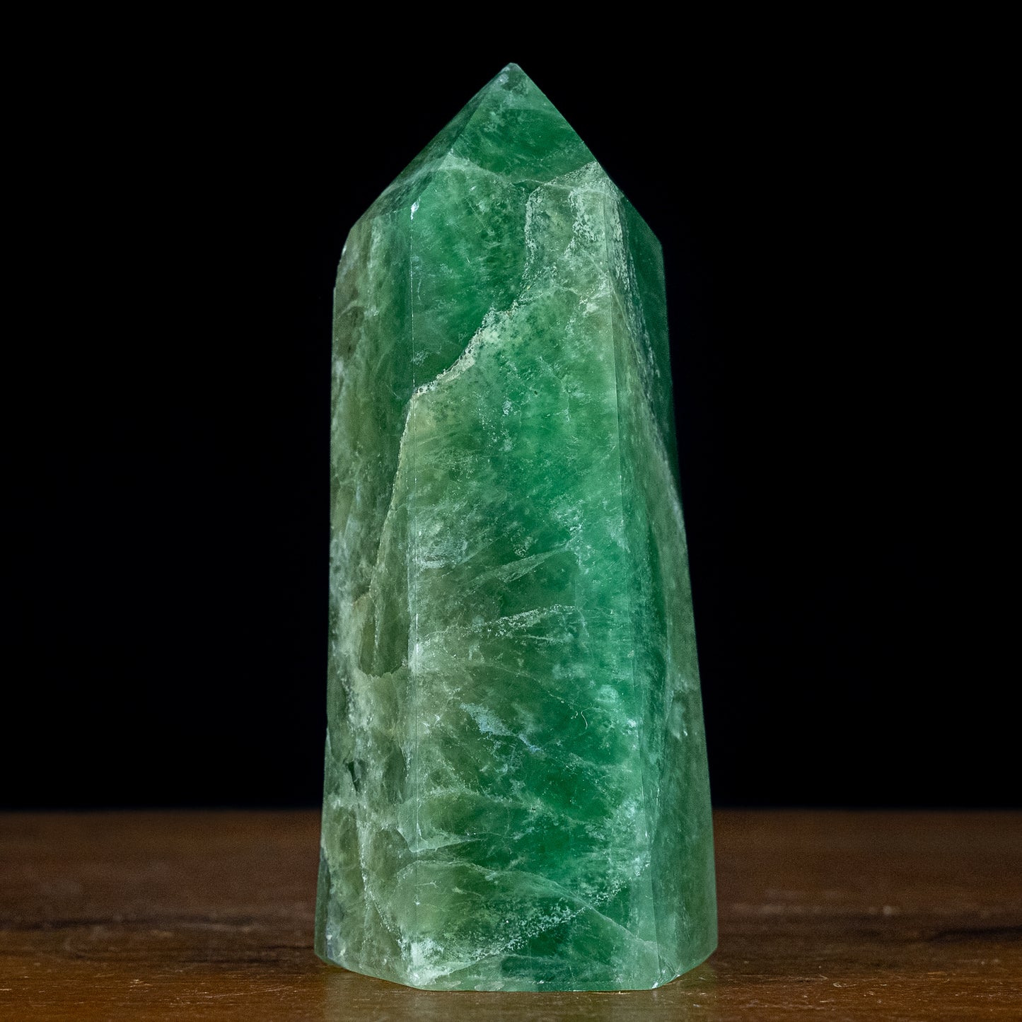 Natürlicher Grüner Fluorit Obelisk - 1562,73g