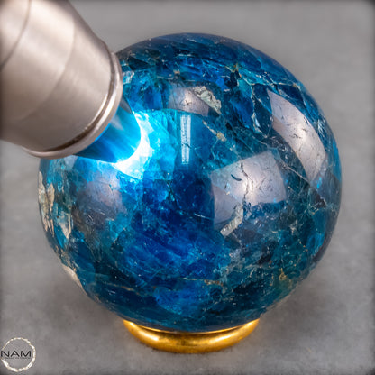Natürliche Blaue Apatit-Kristall Kugel - 277,64g