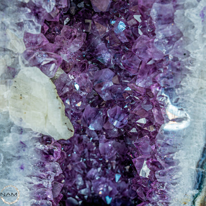 Große Amethyst Druse mit Calzit Kristallen - 31694g