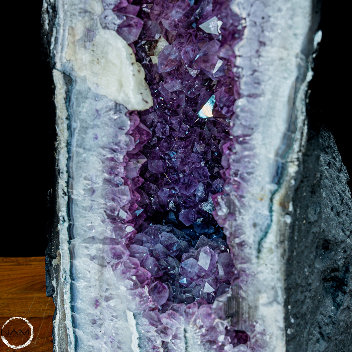 Große Amethyst Druse mit Calzit Kristallen - 31694g