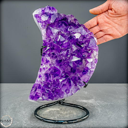 Amethyst Halbmond auf Ständer – funkelnde Kristallkunst - 5749,38g