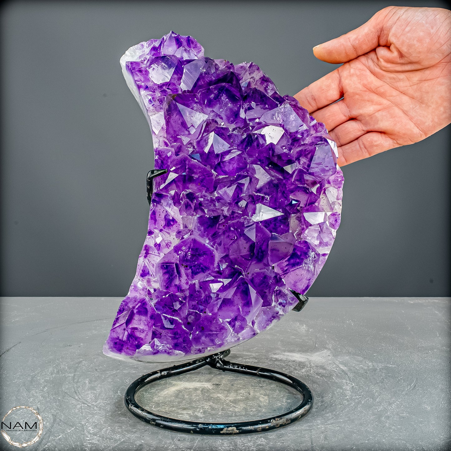 Amethyst Halbmond auf Ständer – funkelnde Kristallkunst - 5749,38g