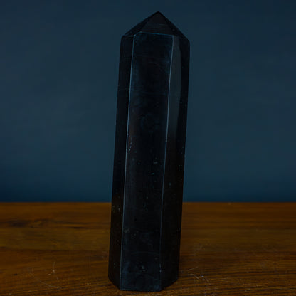 Natürlicher Tourmalin Obelisk aus Brasilien - 591,73g