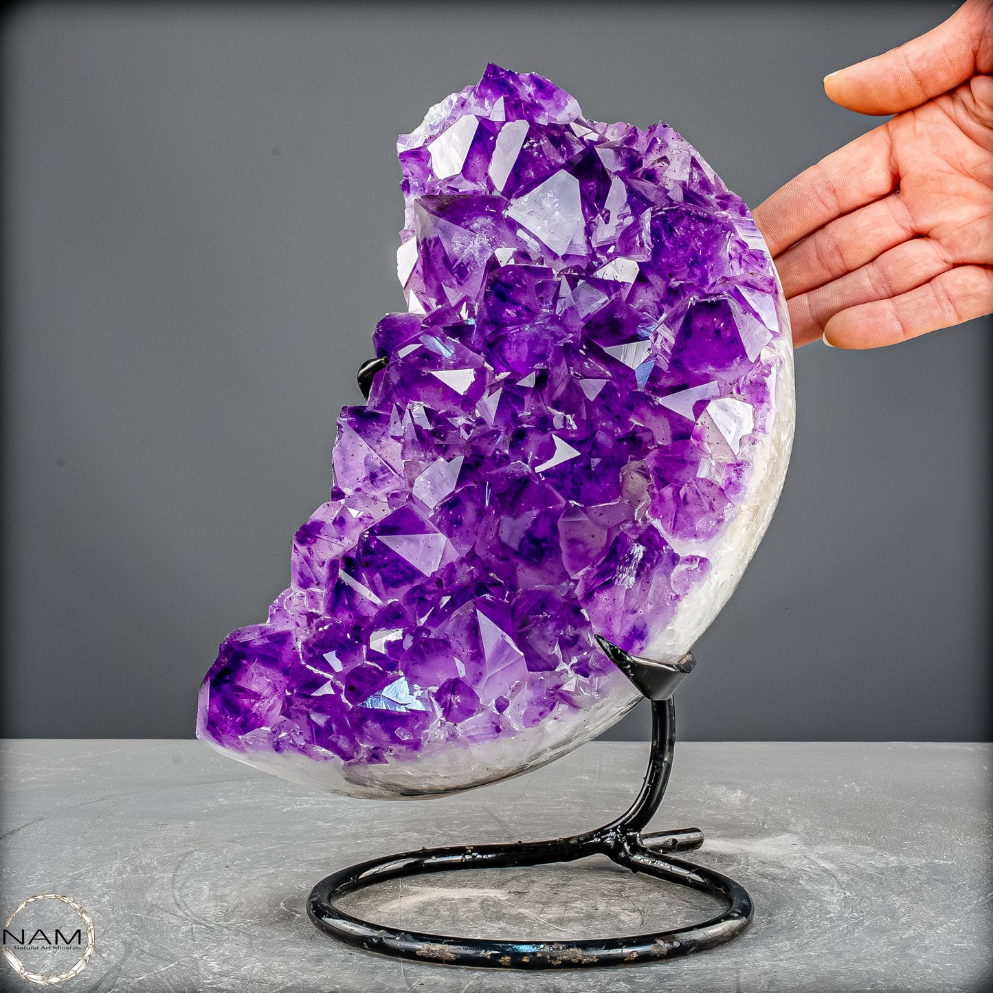 Amethyst Halbmond auf Ständer – funkelnde Kristallkunst - 5749,38g