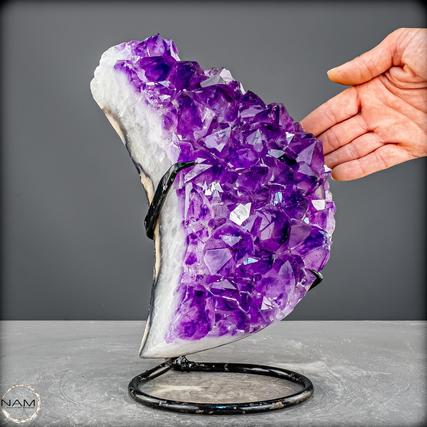 Amethyst Halbmond auf Ständer – funkelnde Kristallkunst - 5749,38g