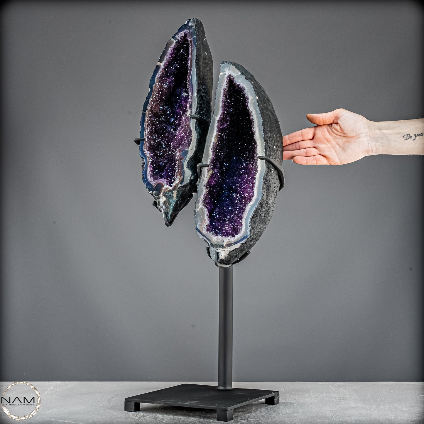Amethyst Flügel auf Ständer – majestätisches Kristallpaar 13642,22g