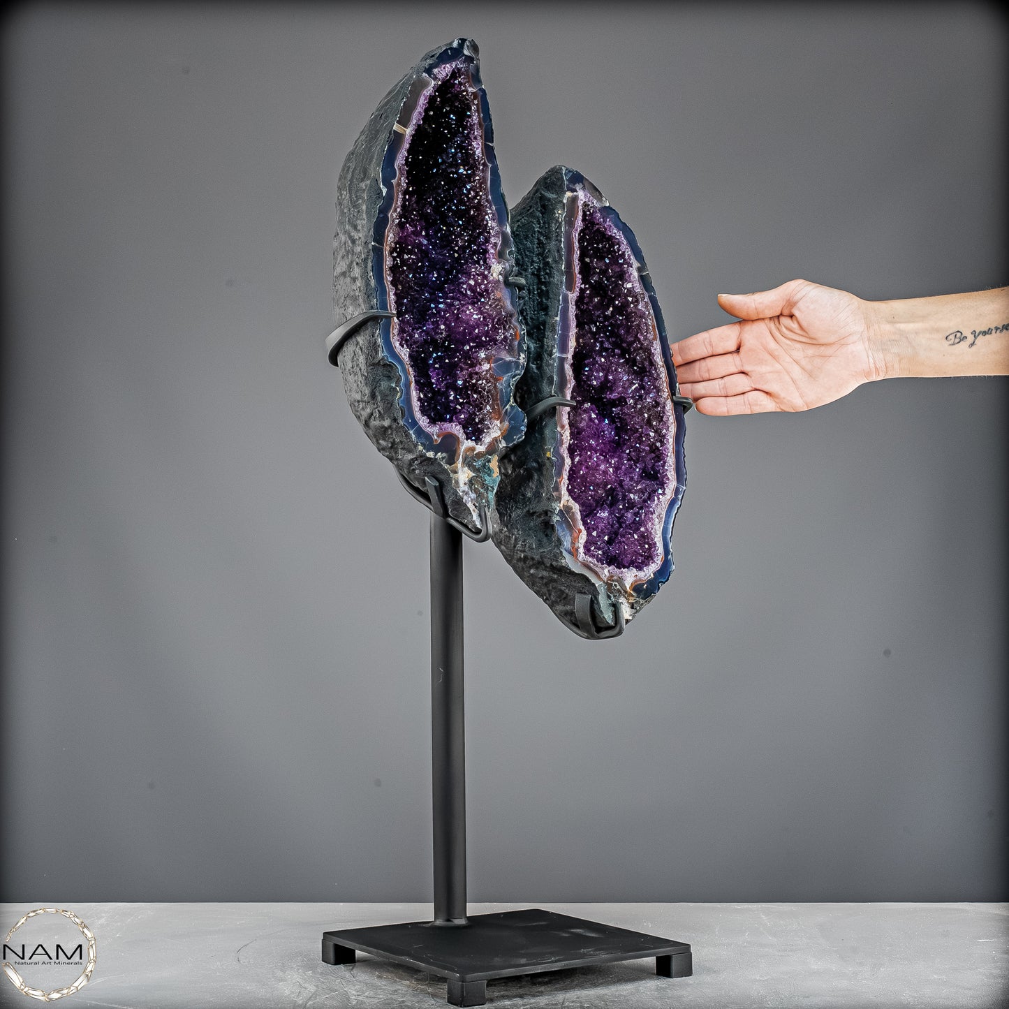 Amethyst Flügel auf Ständer – majestätisches Kristallpaar 13642,22g