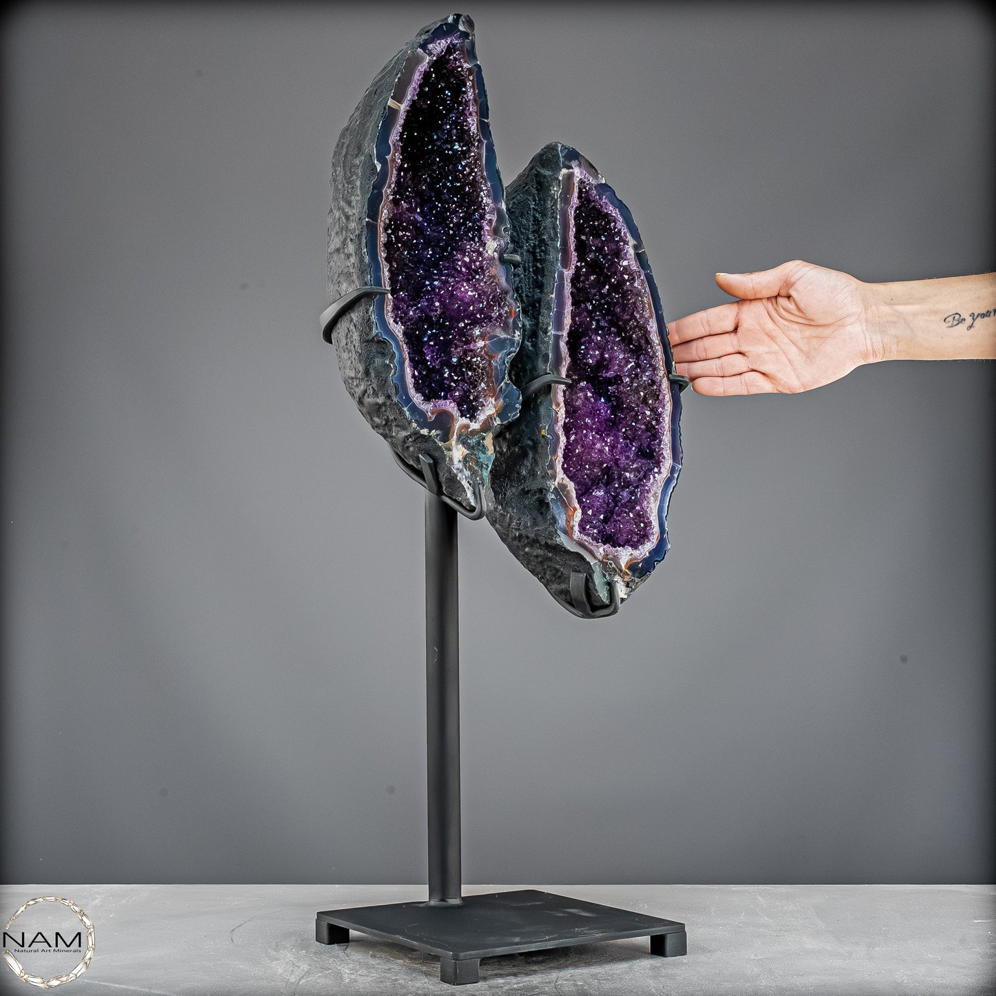 Amethyst Flügel auf Ständer – majestätisches Kristallpaar 13642,22g