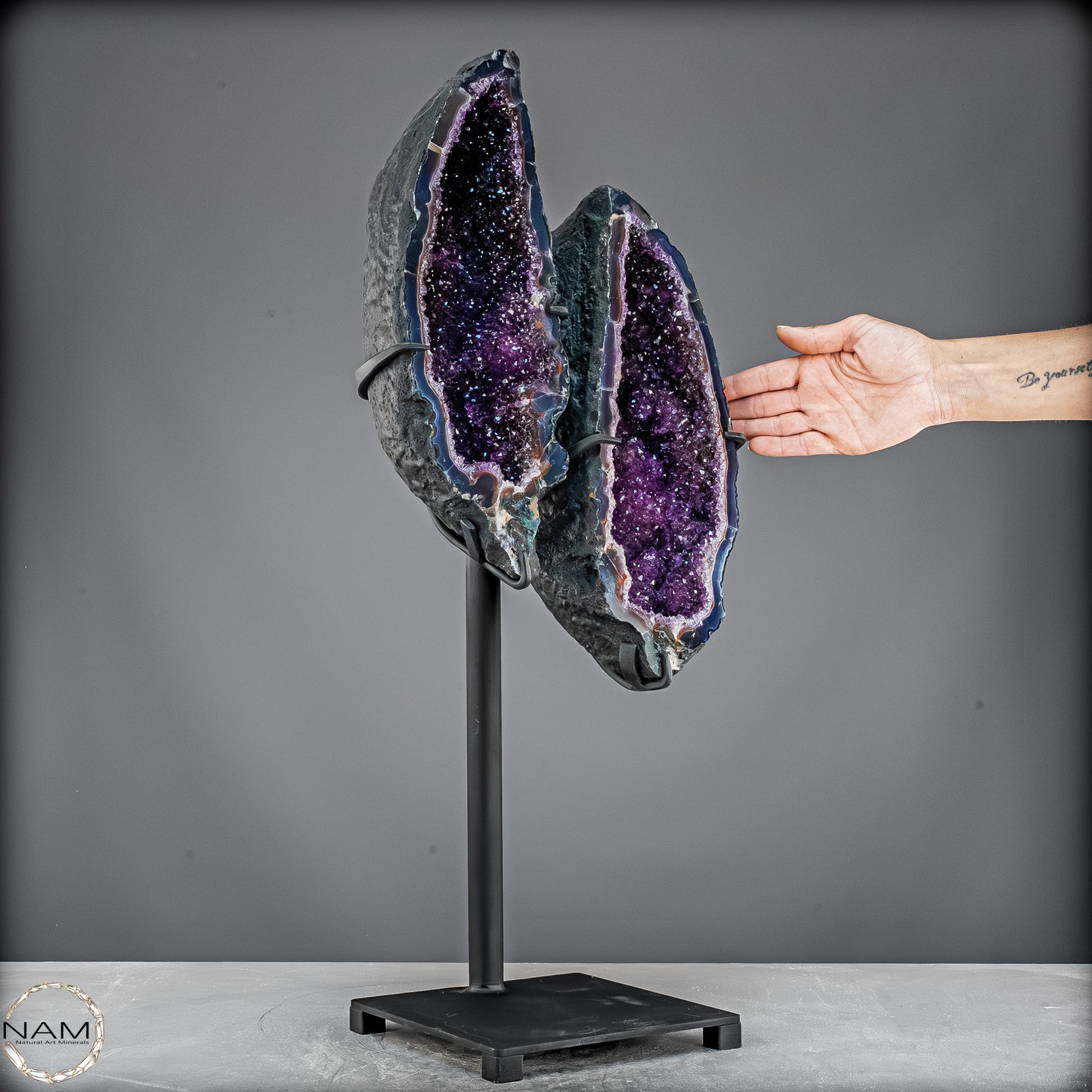Amethyst Flügel auf Ständer – majestätisches Kristallpaar 13642,22g