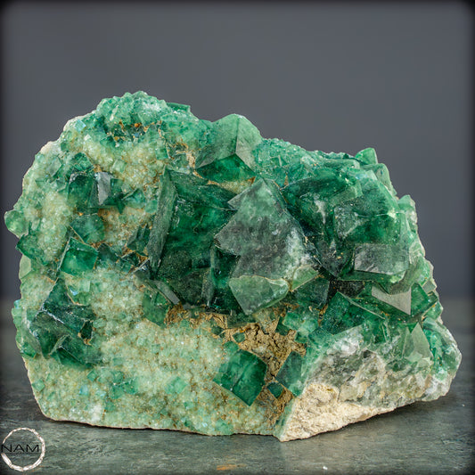 Natürliche Grüner Fluorit Kristalle auf Matrix - 2841,29g