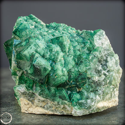 Natürliche Grüner Fluorit Kristalle auf Matrix - 2841,29g