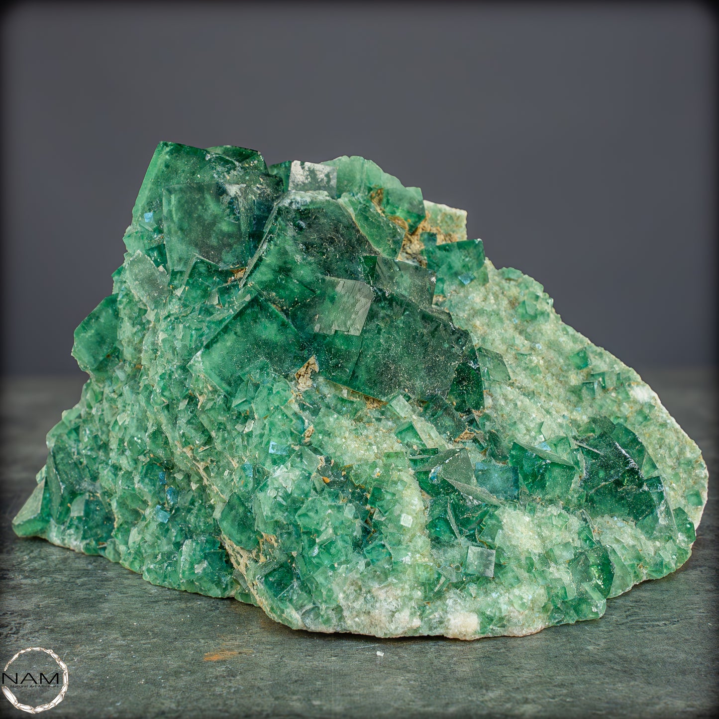 Natürliche Grüner Fluorit Kristalle auf Matrix - 2841,29g